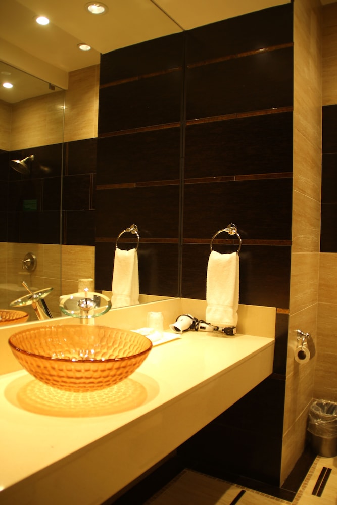 Garden Suite Hotel 27/56