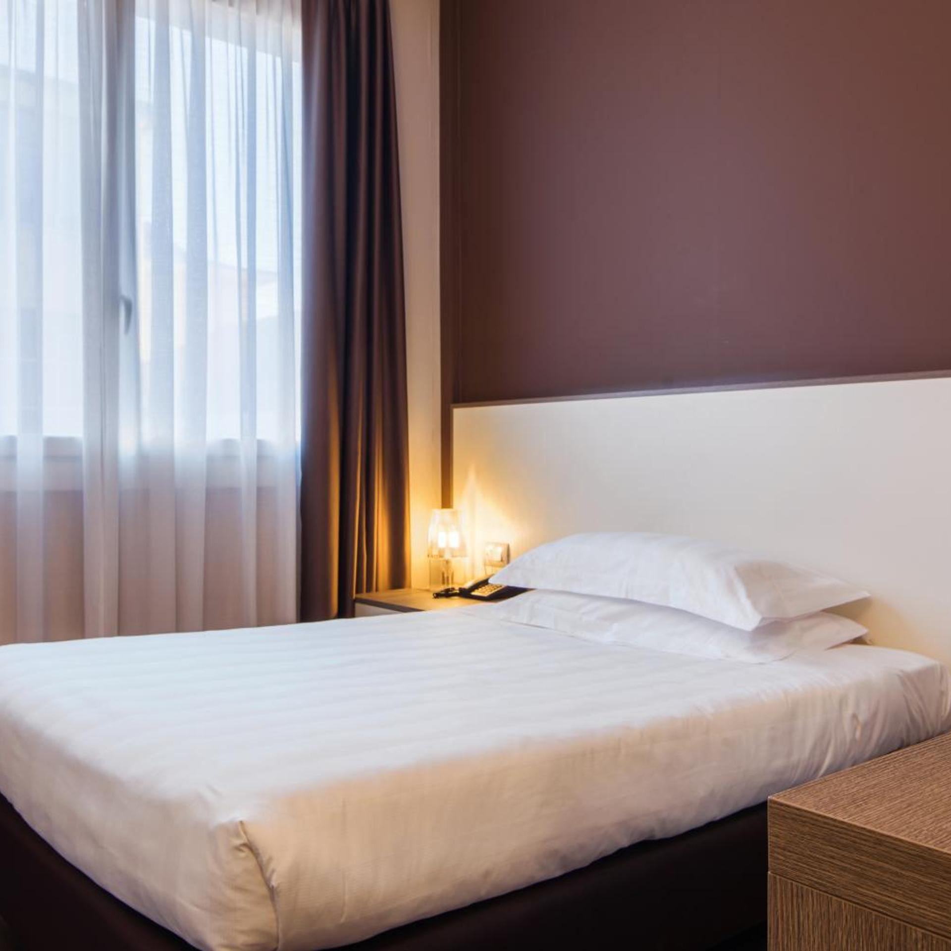 Room, Queen Bed