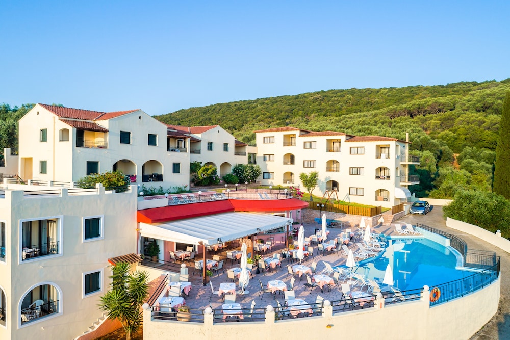 Pelagos Hotel 36/40