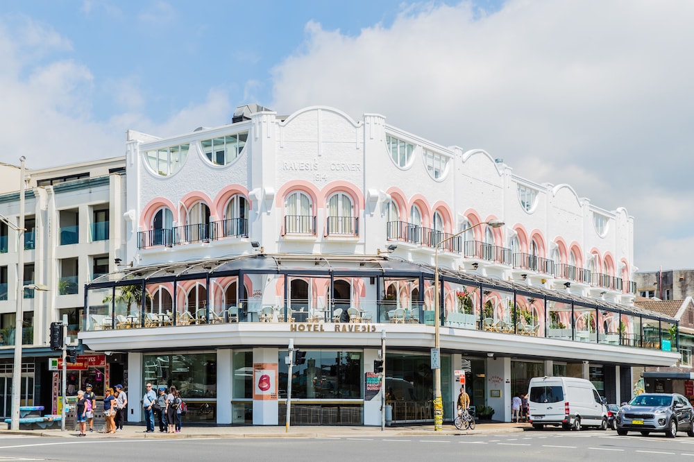 Hotel Ravesis 3/50