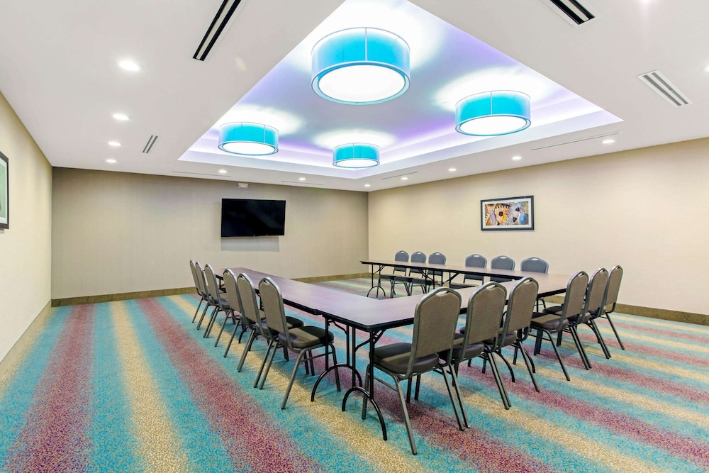 La Quinta Inn & Suites by Wyndham Sweetwater East 26/41