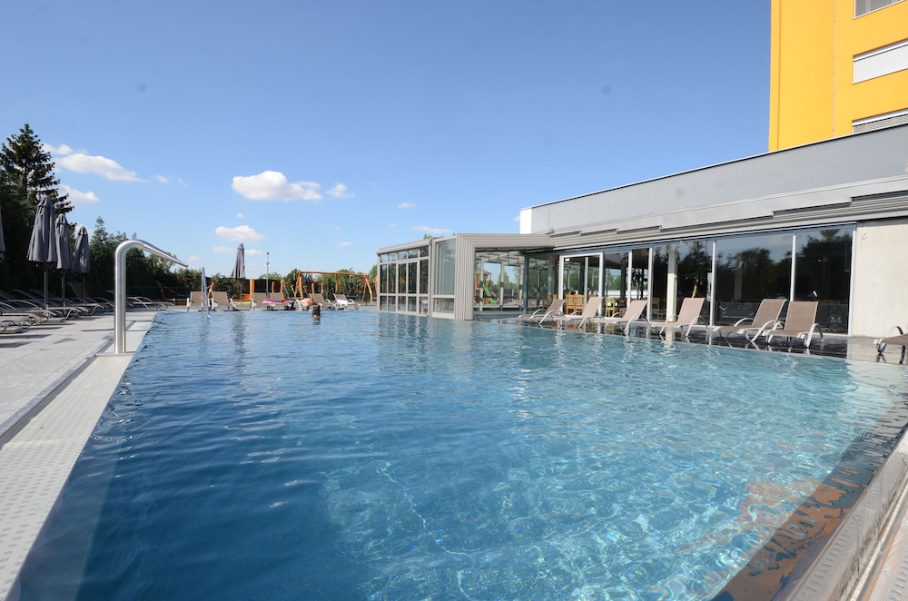 Hotel Aura Design & Garden Pool 58/67