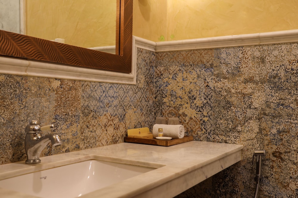 Laxmi Palace Heritage Boutique Hotel 63/65