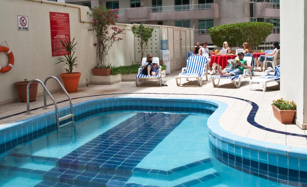 swimming pool spa