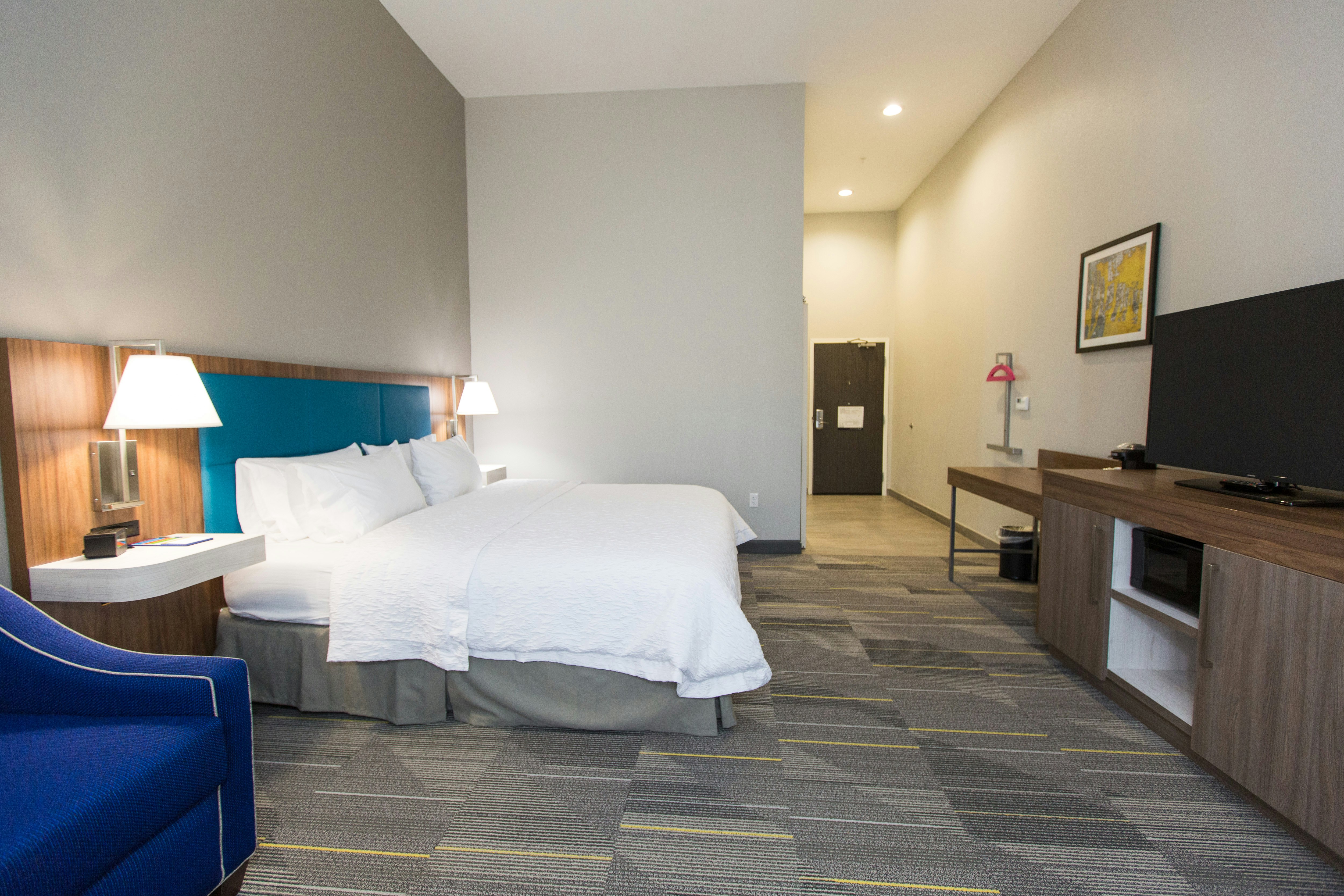 ROOM, KING BED, ACCESSIBLE