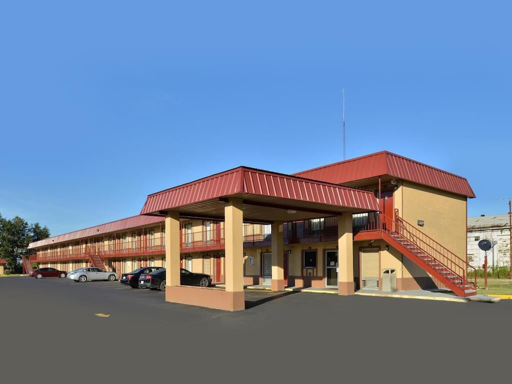 Americas Best Value Inn Indianola 20/26