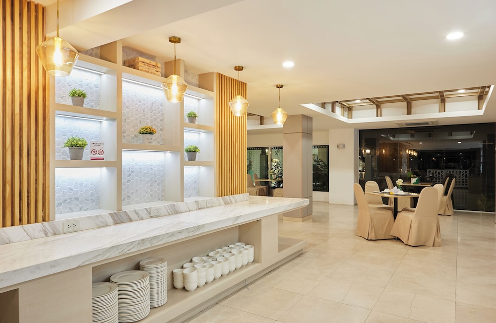Sunday Platinum Suites 14/50