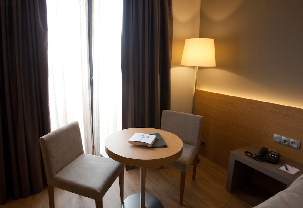 Hotel M A Sevilla Congresos 44/73