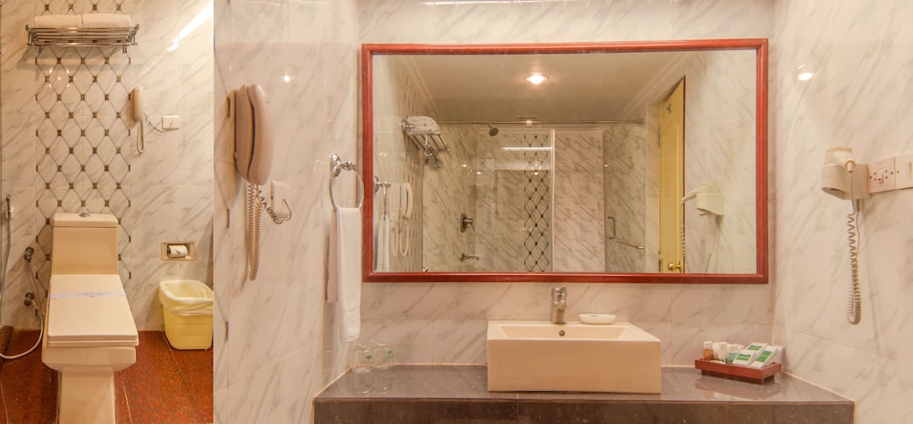 Annamalai International Hotel 48/50