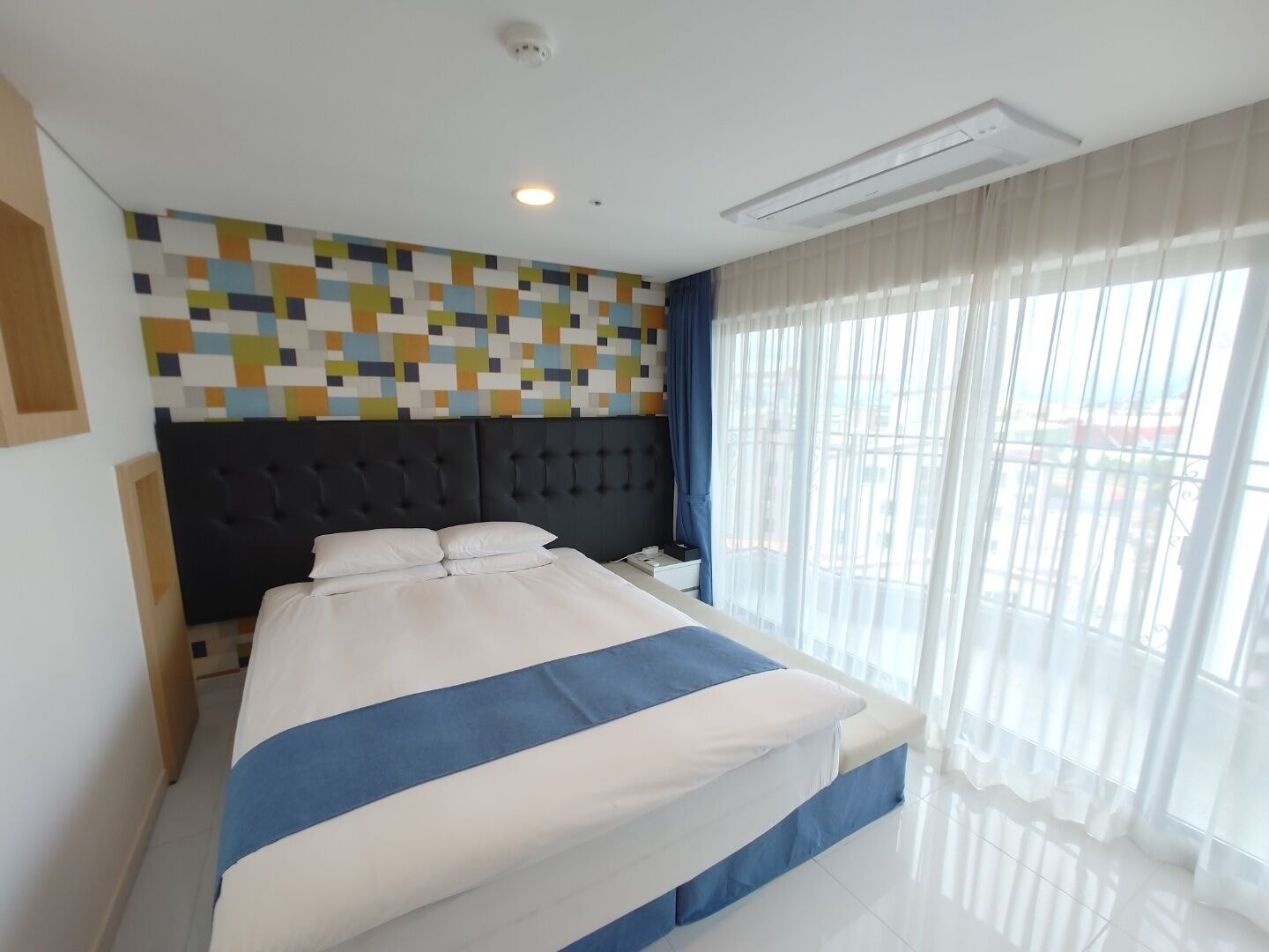 Super, Deluxe, Family, King Bed