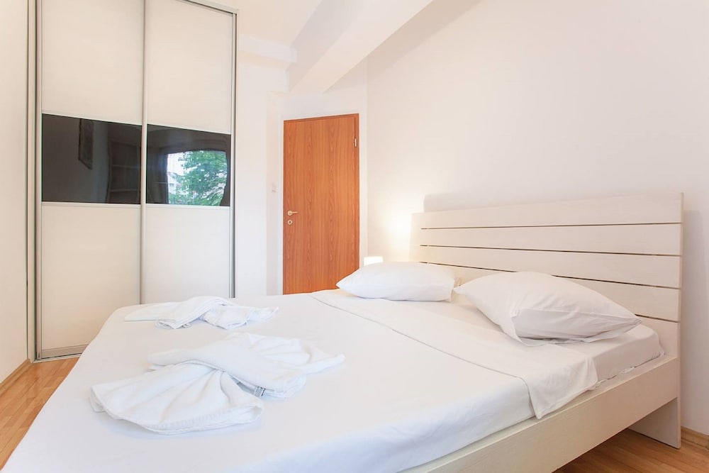 Urban Serviced Apartments 15/50