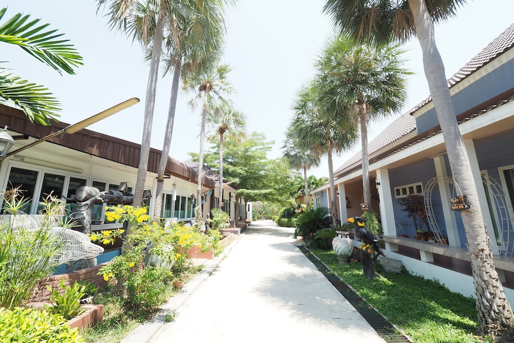 Baan Suan Resort Juree Punsuk 35/40