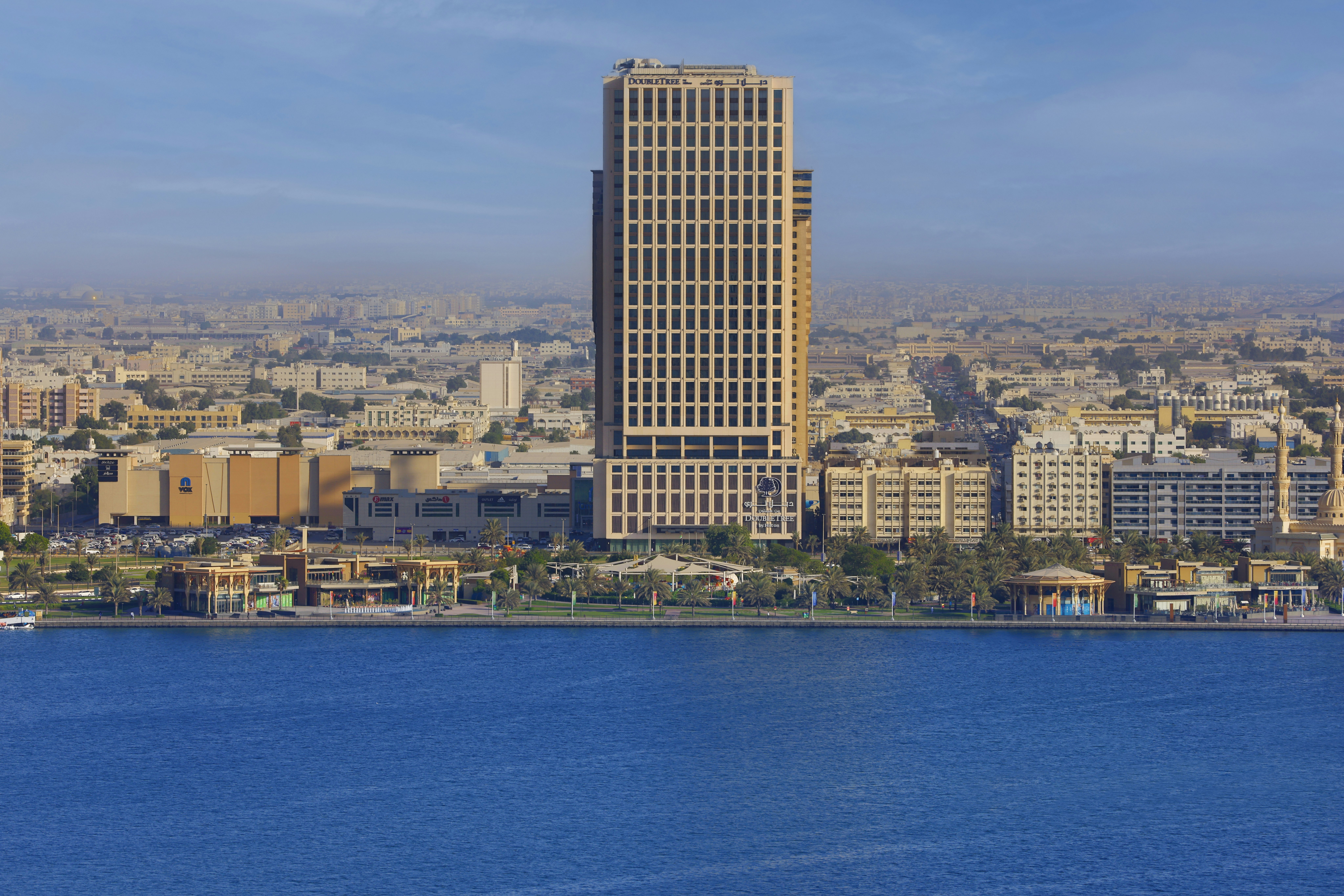 DoubleTree by Hilton Sharjah Waterfront Hotel and Residences 33/35