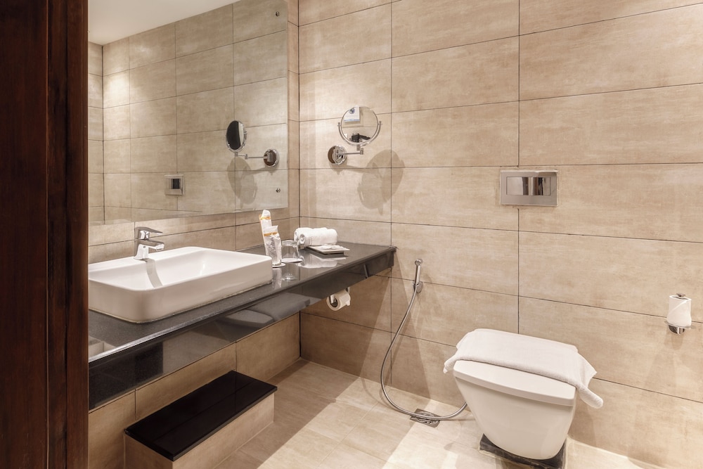 Hotel Ambassador by ACE Hotels 47/49