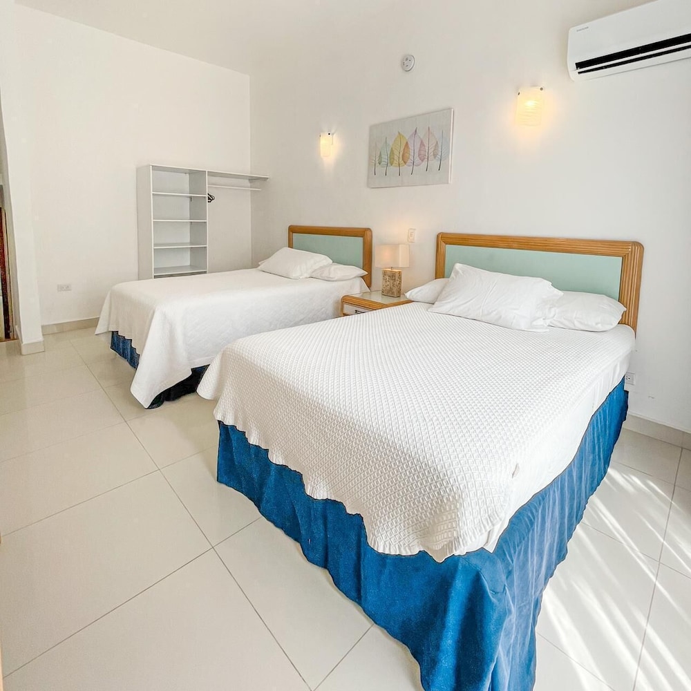 Hotel Cocoplum Beach 23/73
