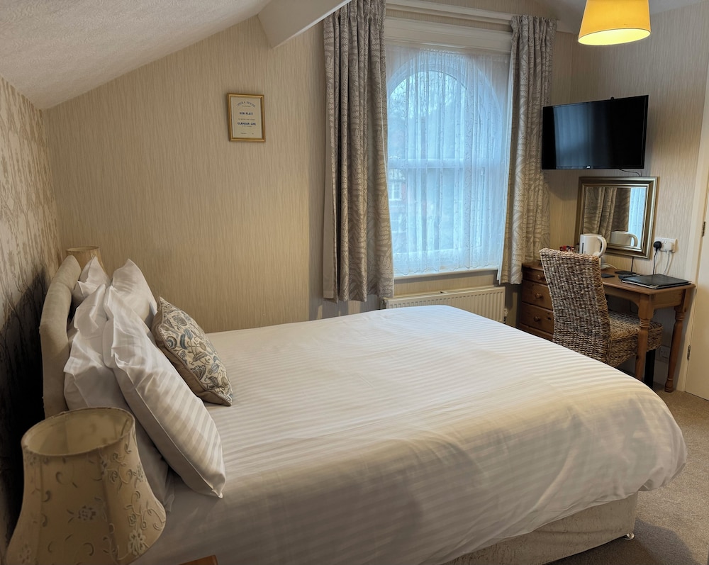 STANDARD, DOUBLE BED, SMALL
