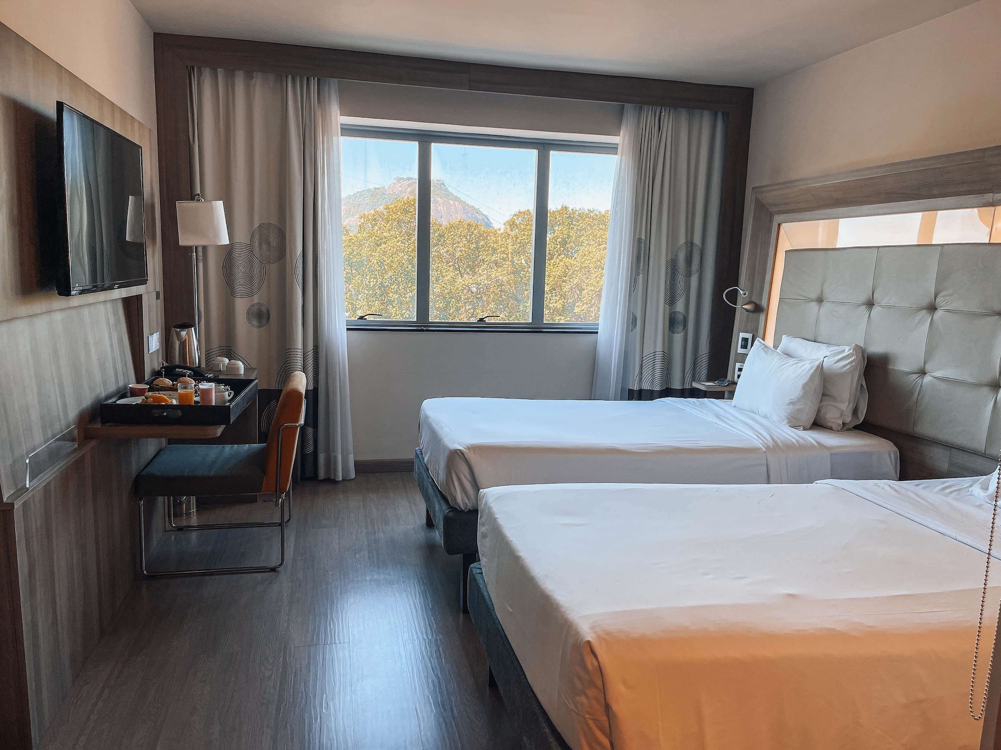 SUPERIOR, APARTMENT, TWIN BEDS
