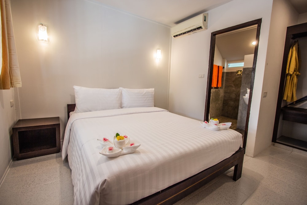 Adarin Beach Resort (ex New Lapaz Villa) 34/65
