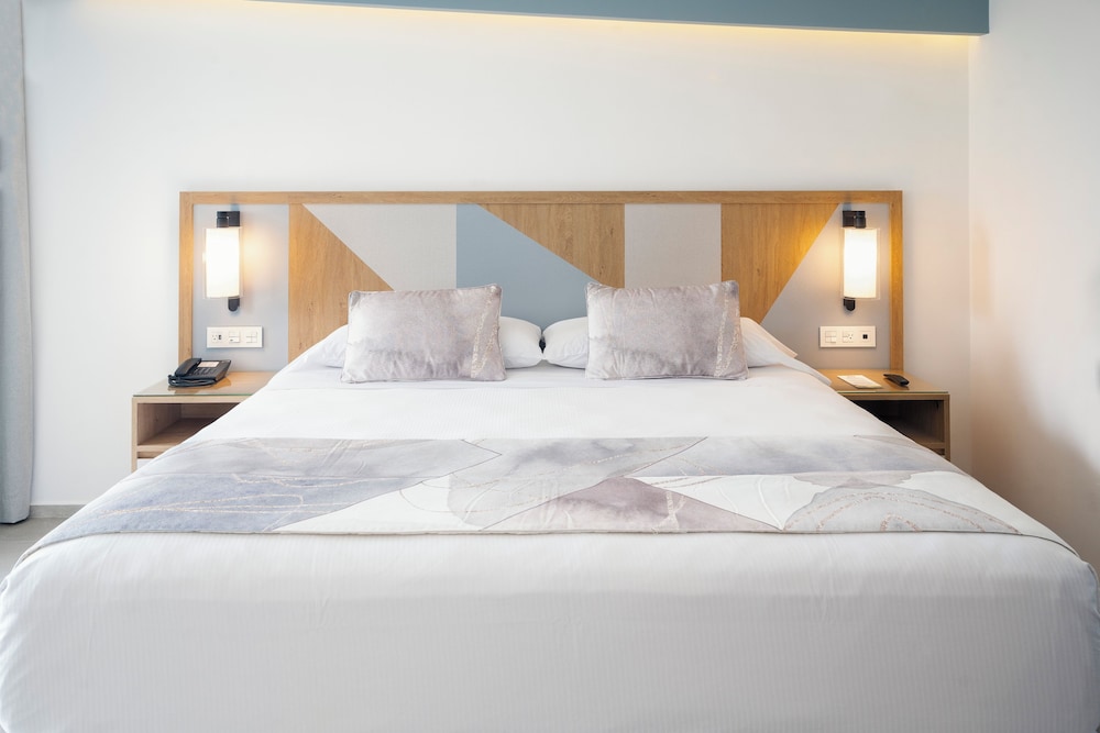 Party, Double Bed، RIU Caribe All Inclusive 3/3