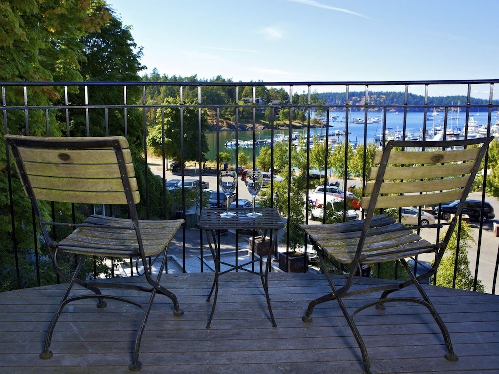 Roche Harbor Resort 66/77