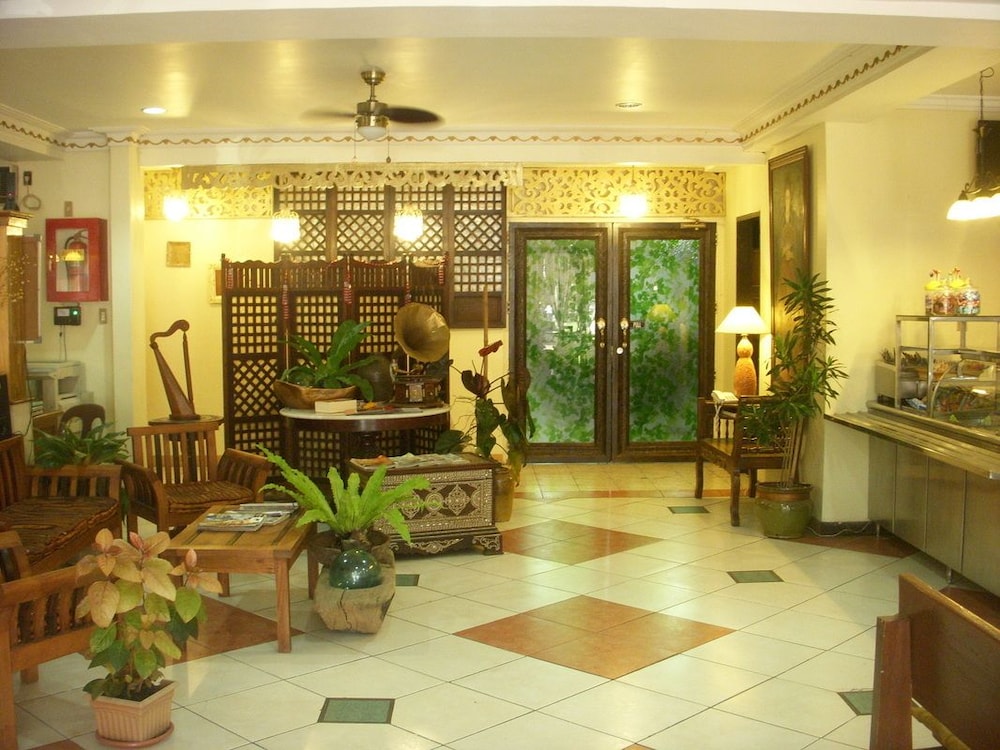 Plaza Maria Luisa Suites Inn 8/38