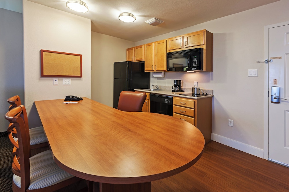 Candlewood Suites Hotel Texas City 47/53