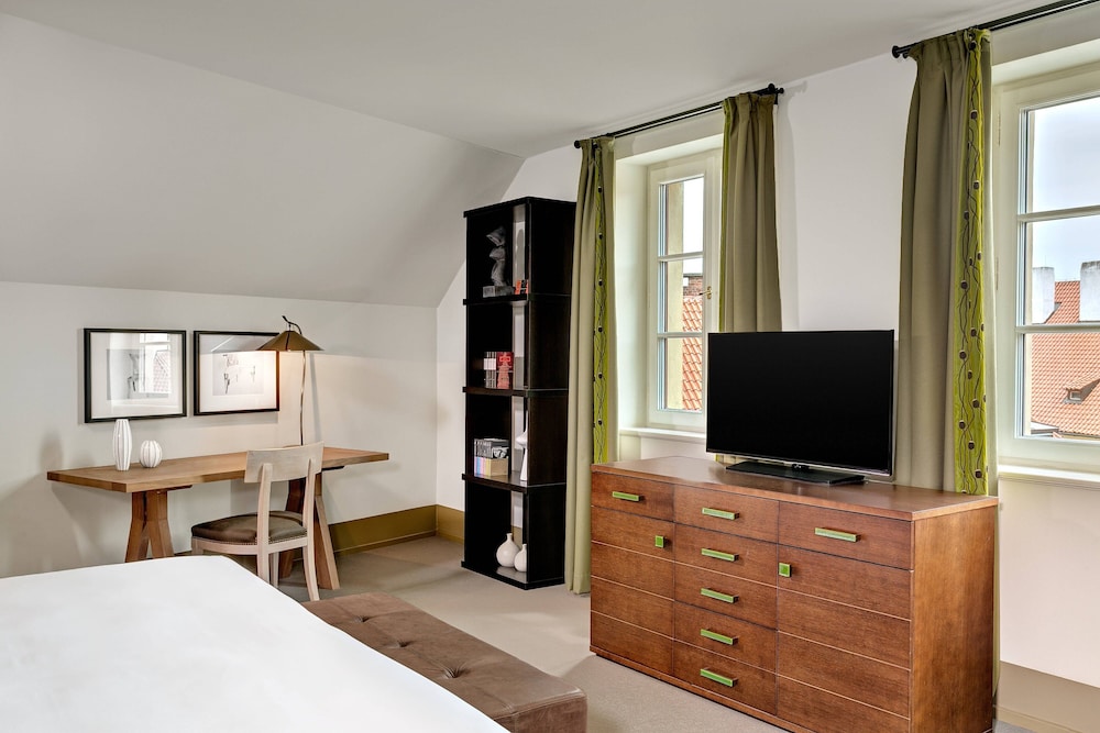 جناح جونيور بسرير كينج، Augustine Hotel Prague 4/8