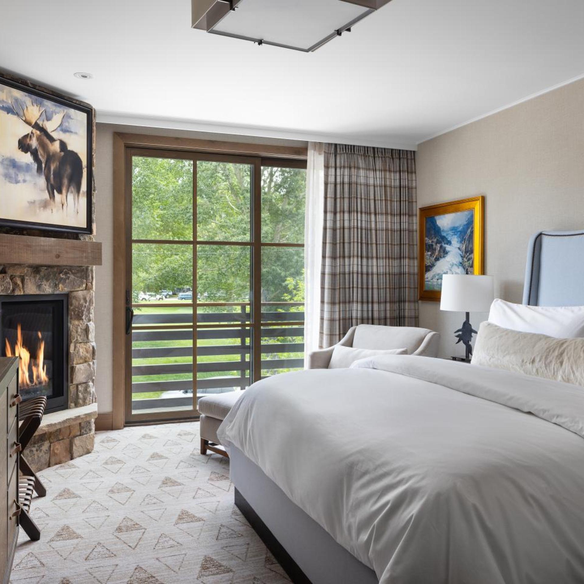 Deluxe, King Bed