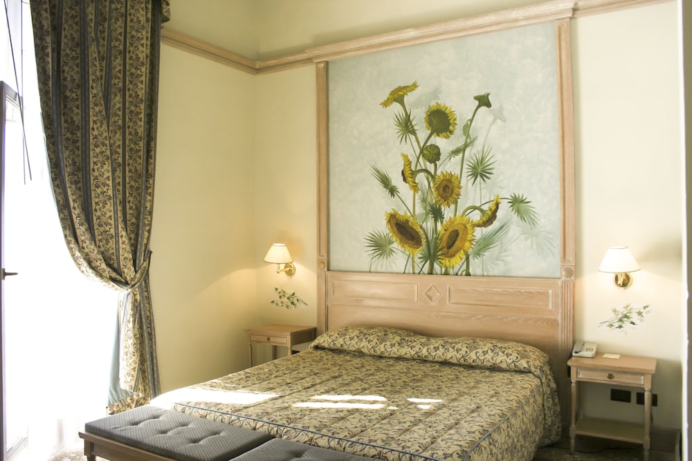 Hotel de La Ville 18/64