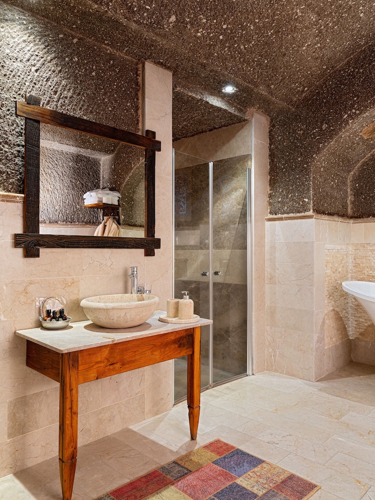 Aza Cave Hotel 7/50