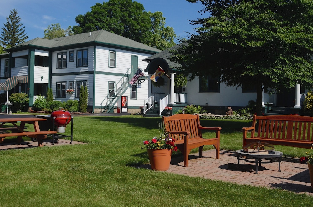 Victoria Resort and Bed & Breakfast 51/57