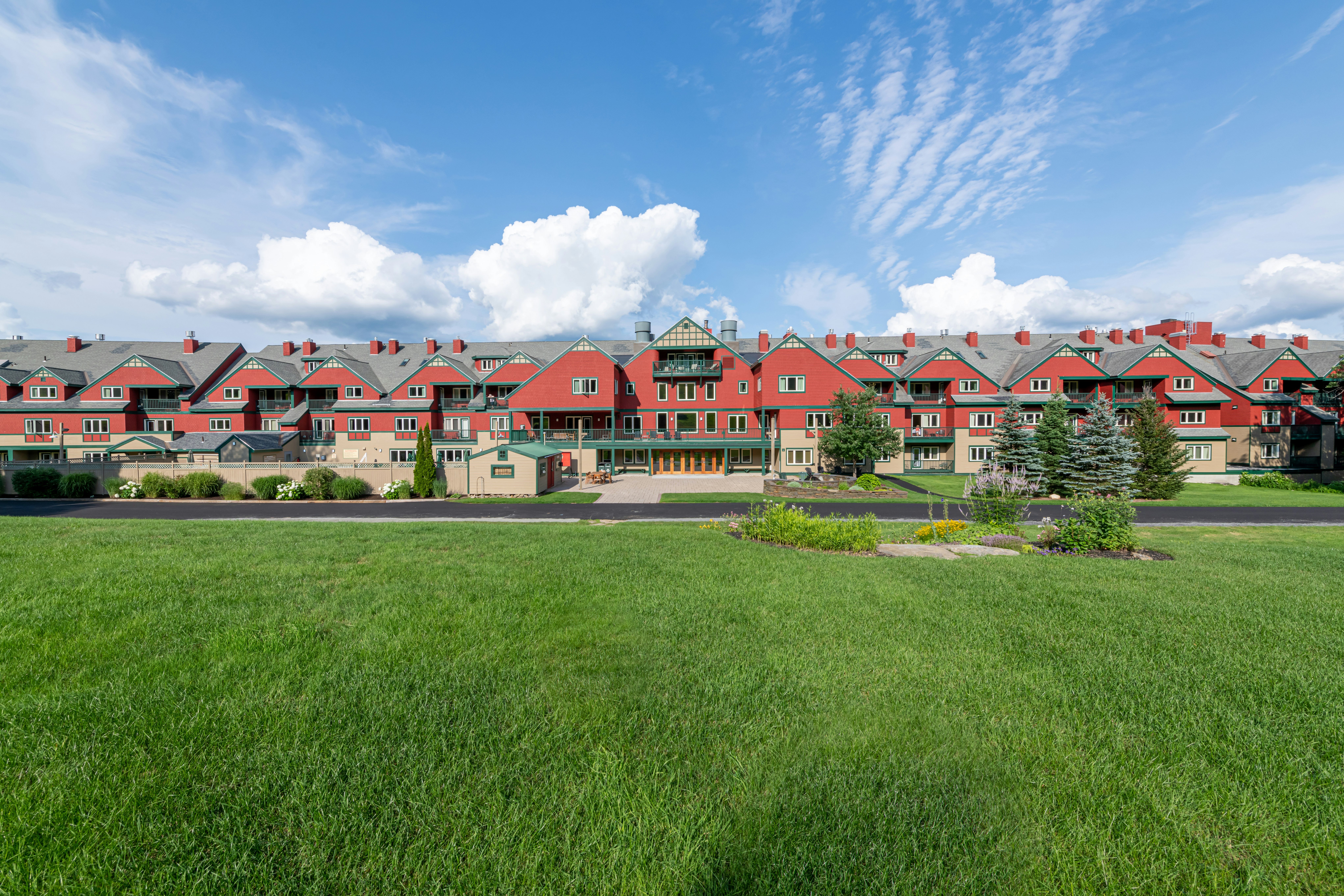 Mount Snow Grand Summit Resort 22/28