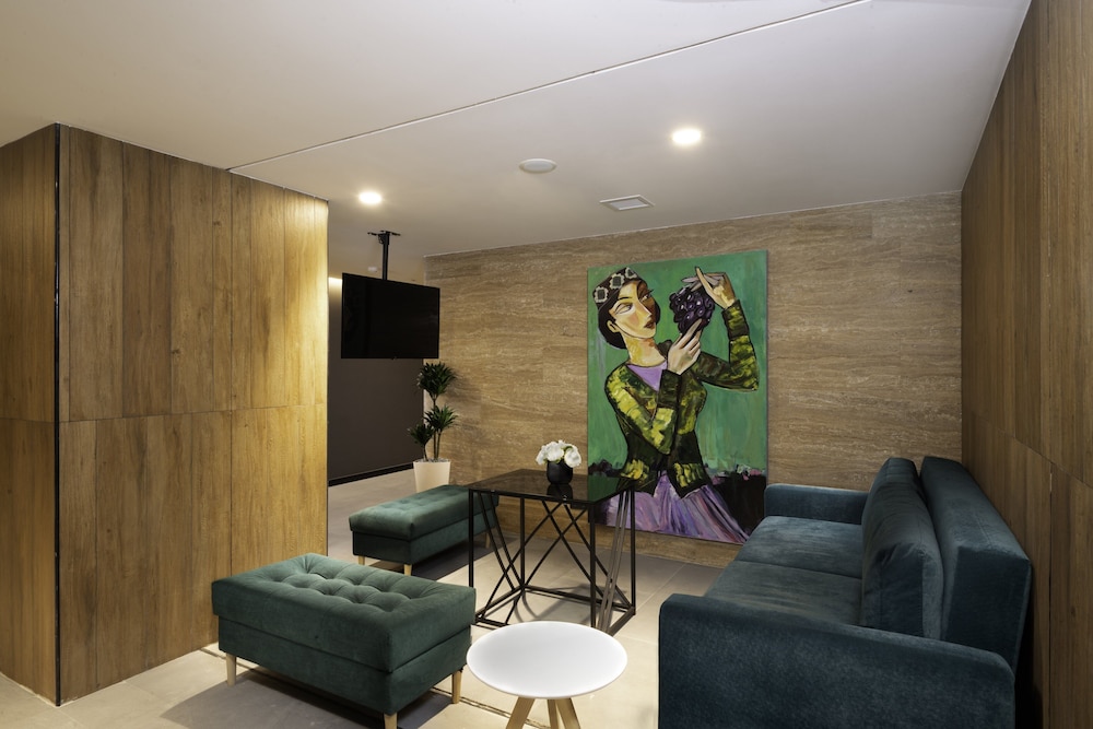 Holiday Inn Yerevan Republic Square 32/50