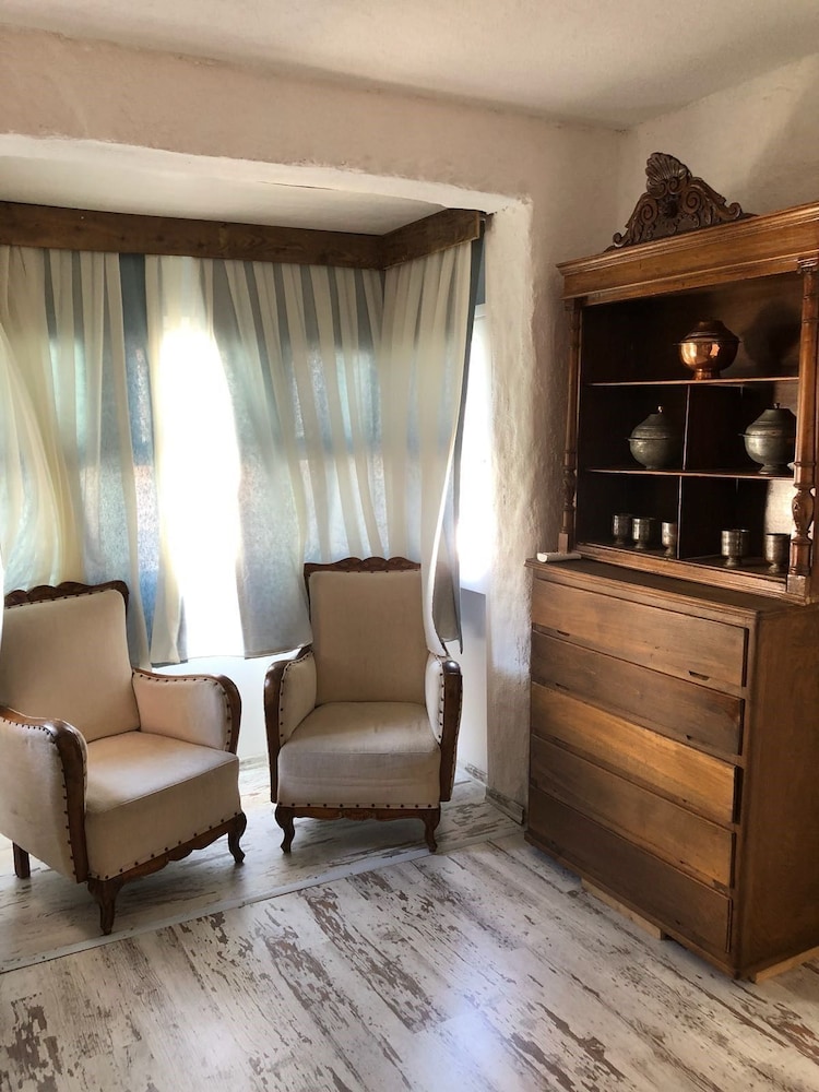 Livan Hotel Deluxe 5/57