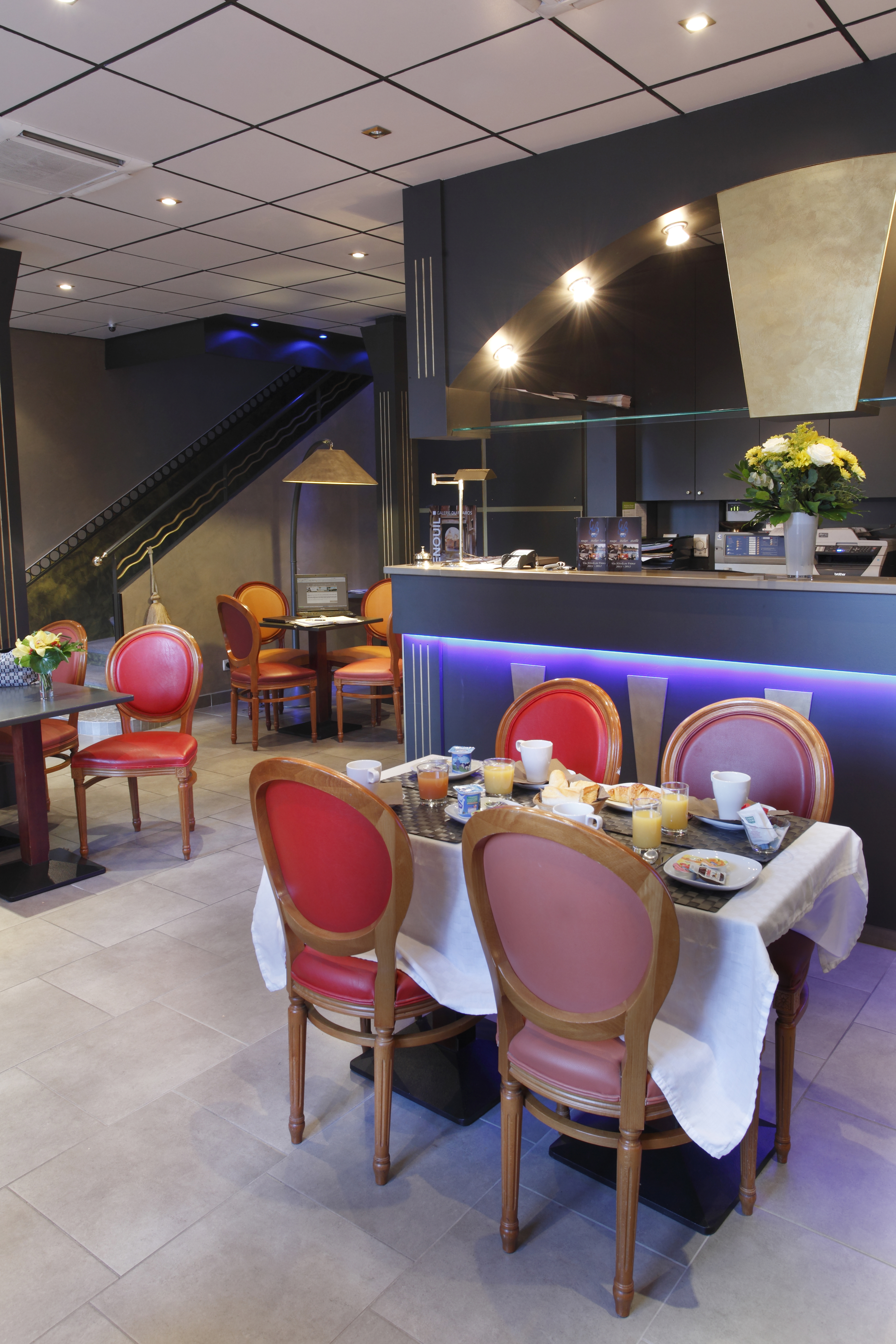 restaurant cafeteria