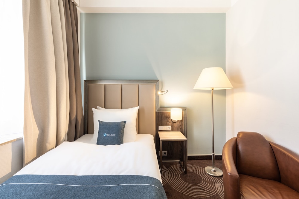 Garner Hotel Essen - Handelshof by IHG 16/85