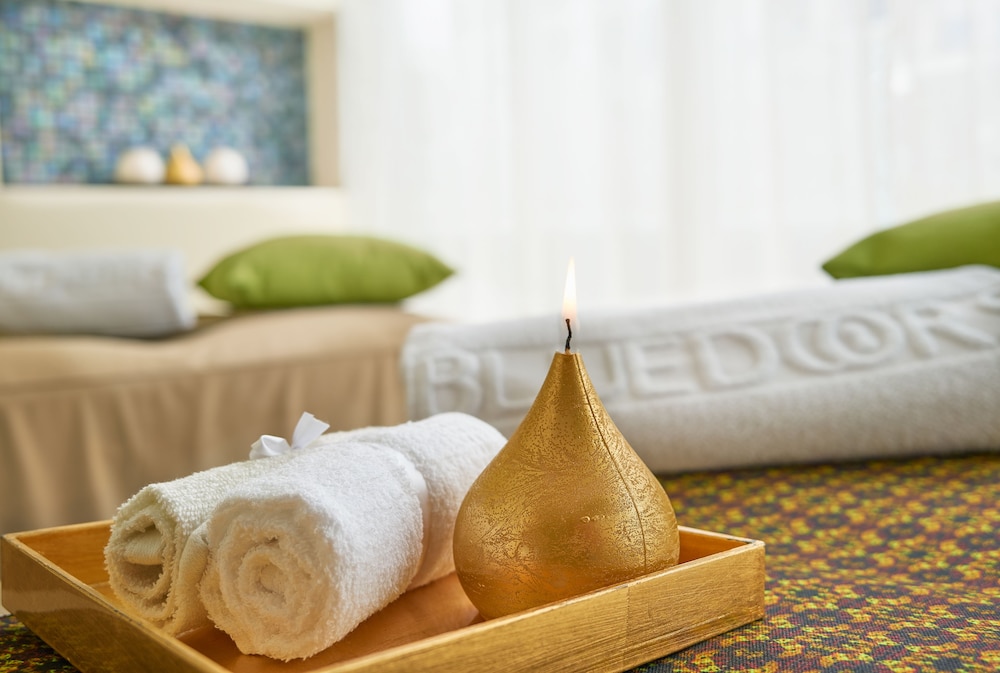 100 Luxury Suites By Preferred 37/76