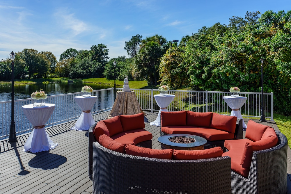Embassy Suites by Hilton Orlando Lake Buena Vista Resort 15/100