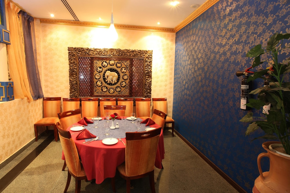 Ramee Guestline Hotel 50/63