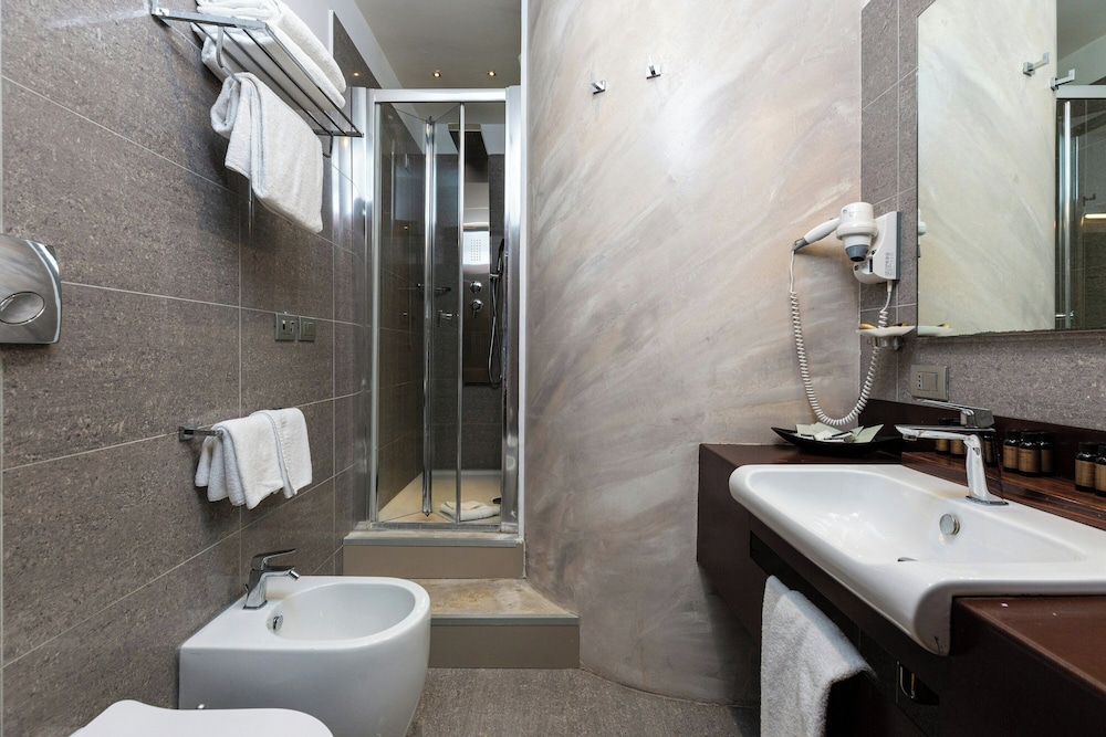 غرفة ثلاثية، Hotel Trevi Collection 6/7