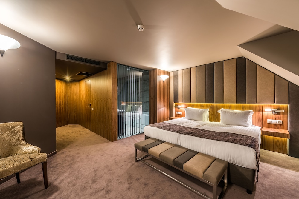 All Seasons Residence Hotel 23/68