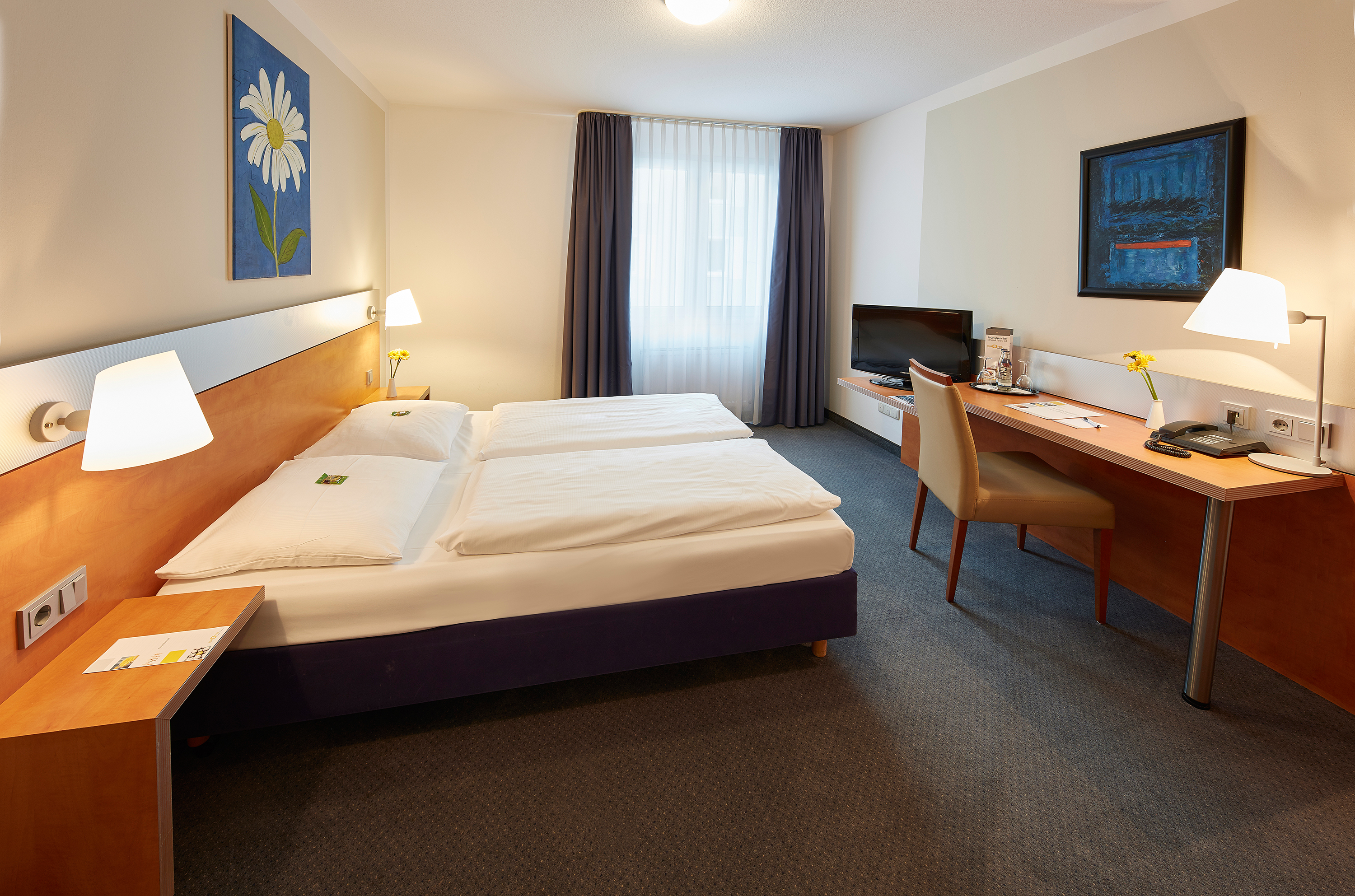 غرفة بسرير مزدوج، B&B HOTEL Munchen-Hbf 2/4