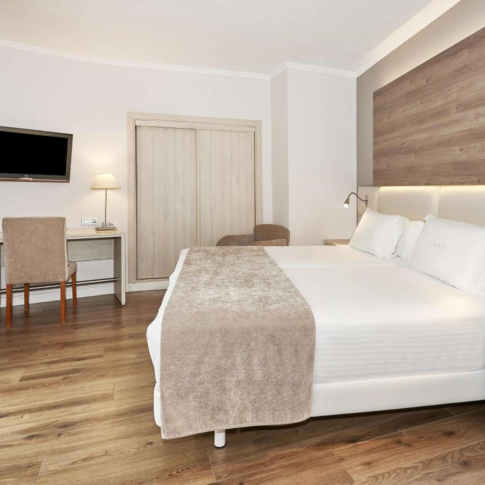 Room, Double or Twin Bed, Nh Cordoba Califa 5/10