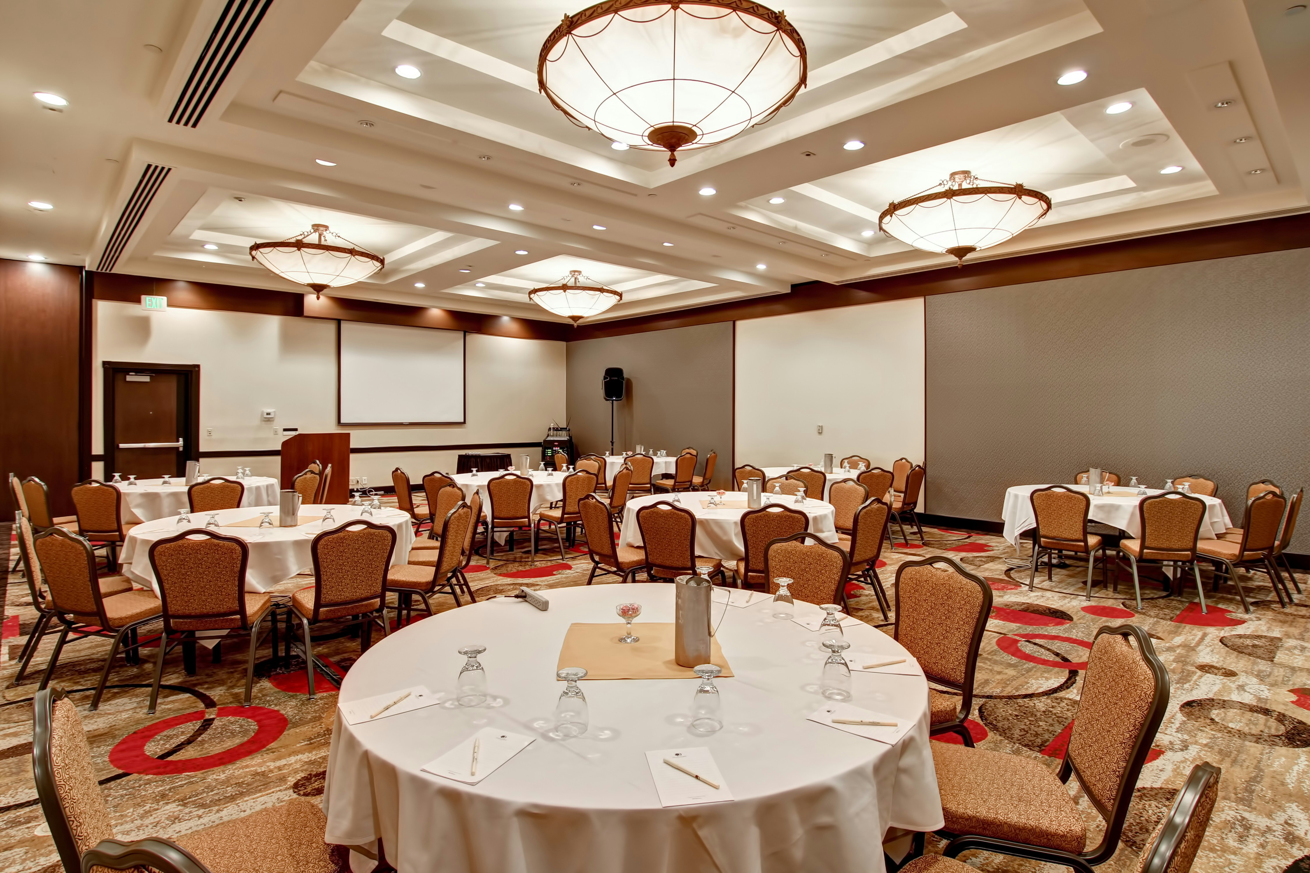 DoubleTree by Hilton Hotel Pleasanton at the Club 49/70