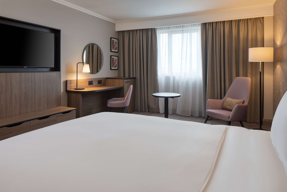 Doubletree By Hilton Dartford Bridge 20/84