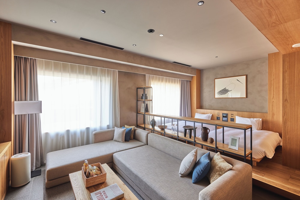 Type B, Twin Beds