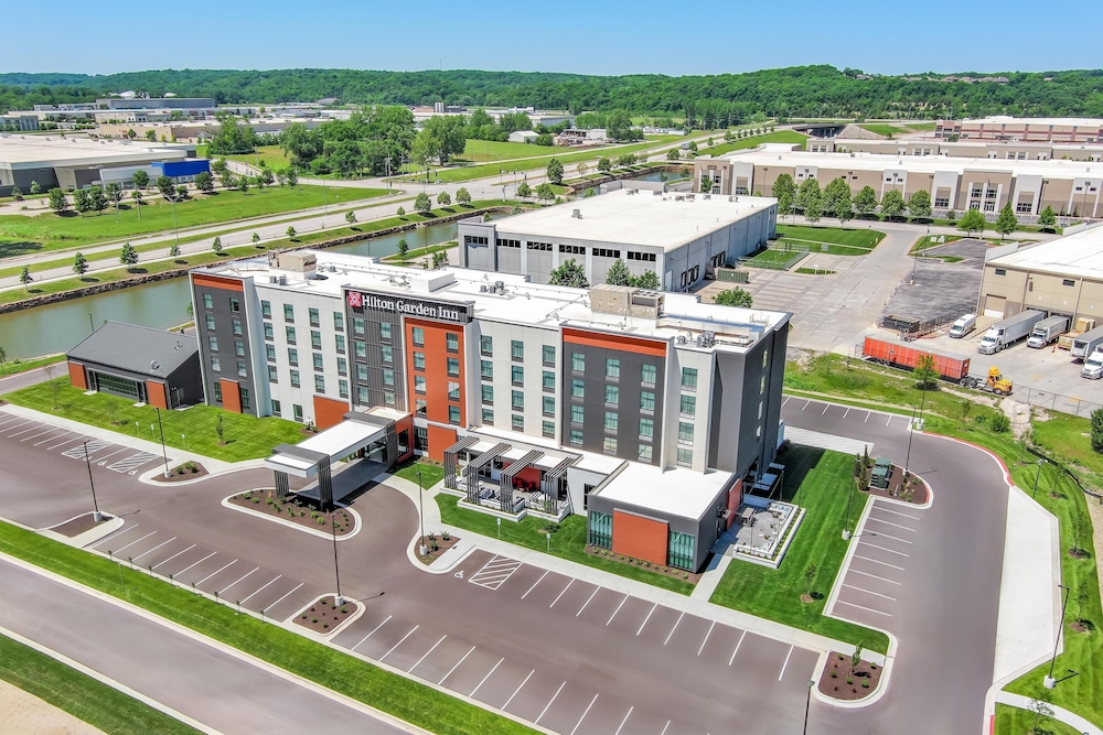 Hilton Garden Inn Kansas City Riverside 2/50
