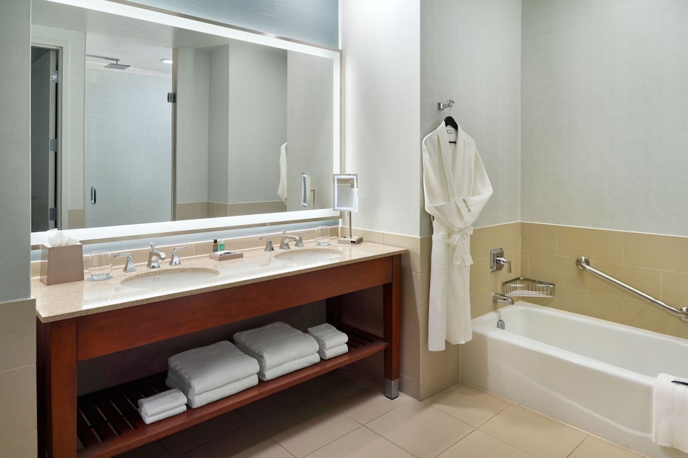 غرفة تقليدية بسريرين كوين لذوي الإعاقة، Westin Memphis Beale Street 8/8
