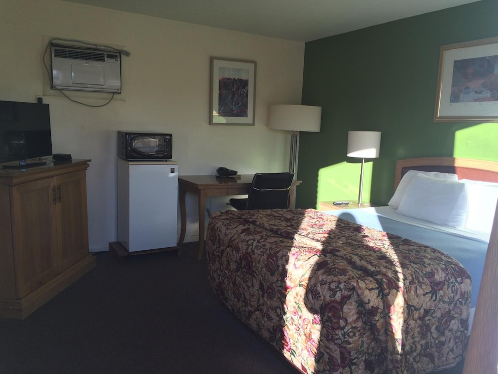 Alamo Motel 25/38