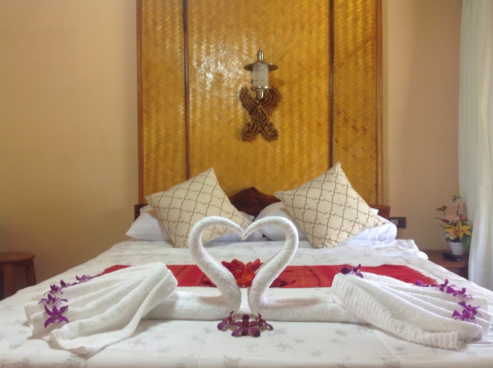 Ruan Mai Naiyang Beach Resort 40/76